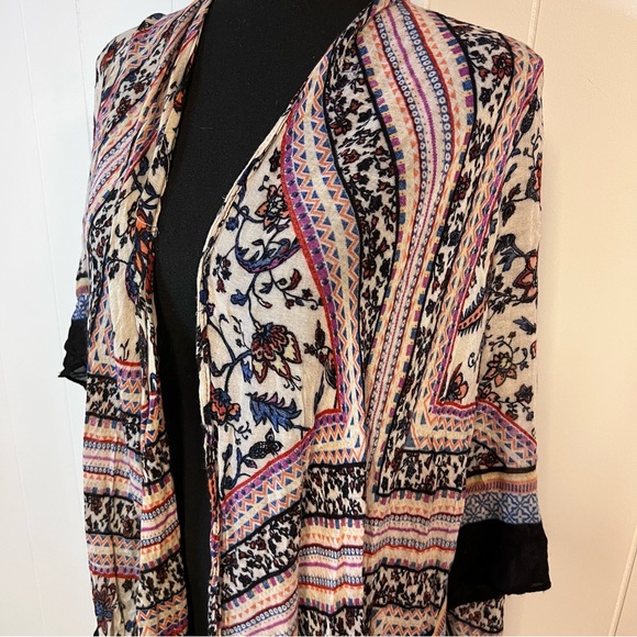 Beautiful Boho Kimono - Picture 3 of 3